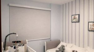 Cortina Rolo Blackout no quarto do bebê