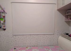 Cortina Rolo Blackout no quarto