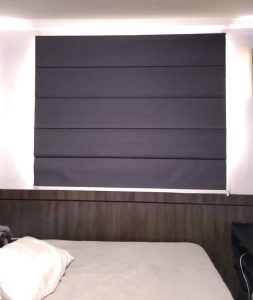 Cortina Romana no quarto de hospedes